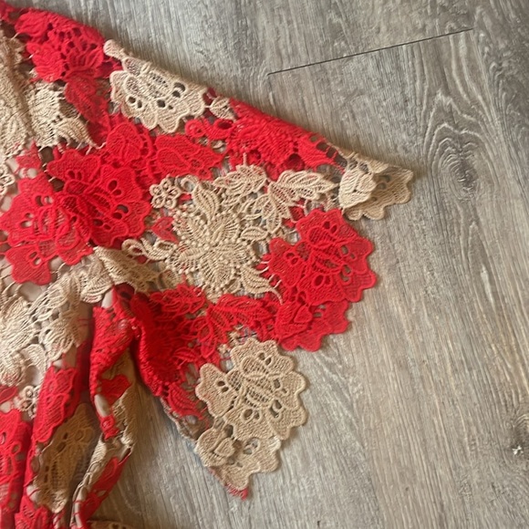 New nwt Chico’s Red and Tan Crochet Women's Top size XXL or size 4 lace detail - Picture 7 of 9